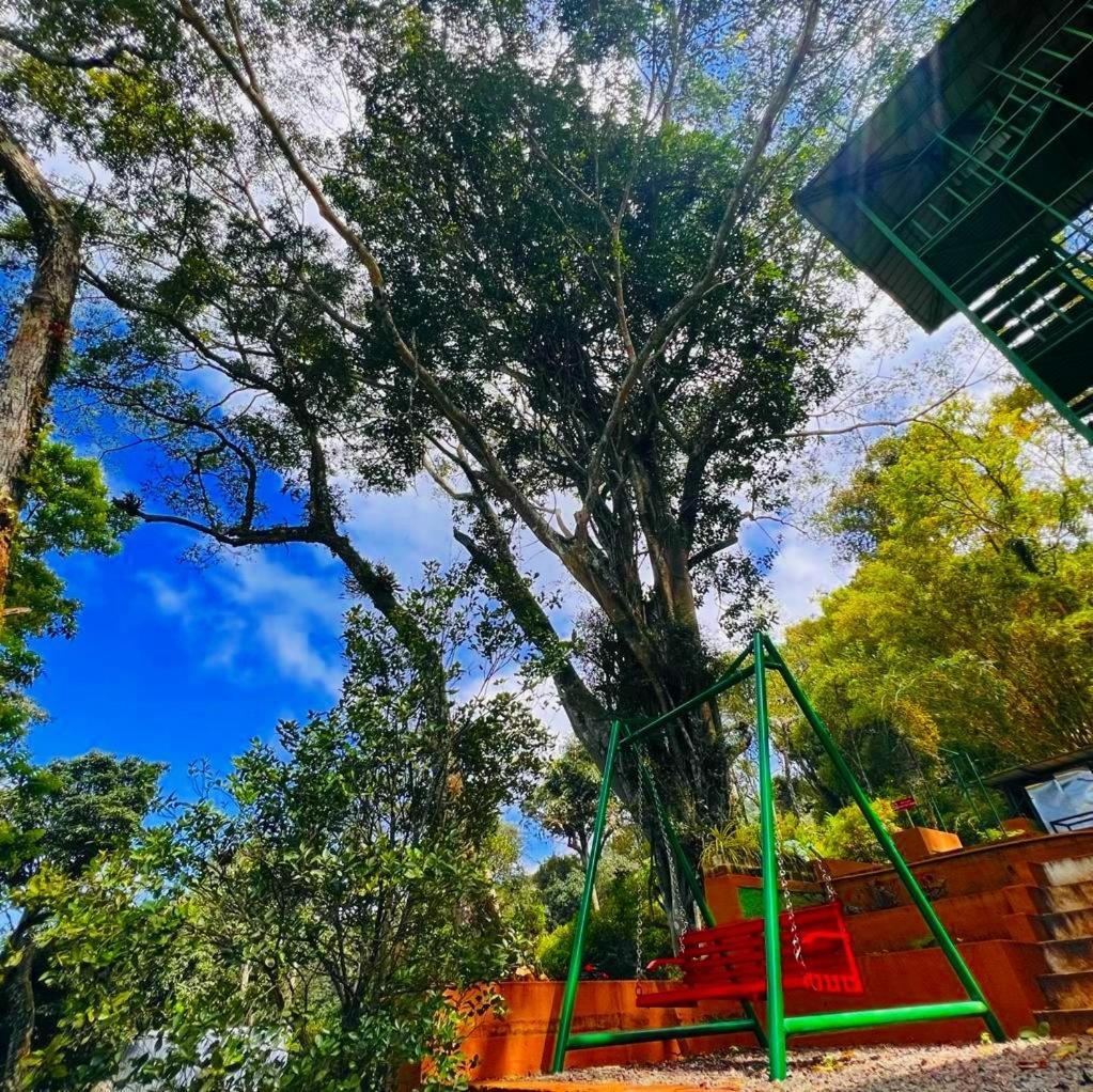 Bamboo Dale Resort, Мунар Екстериор снимка